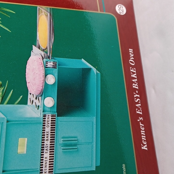 Carlton Cards Easy Bake Oven Ornament - Picture 6 of 11